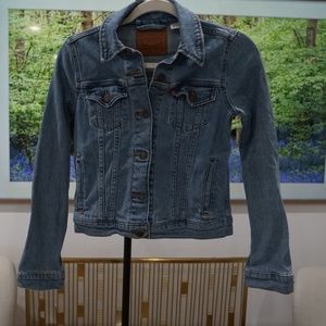 Levis, light denim jacket, Size XS